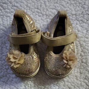 Wonder Nation Gold Sparkle Dress Shoes with Floral Detail